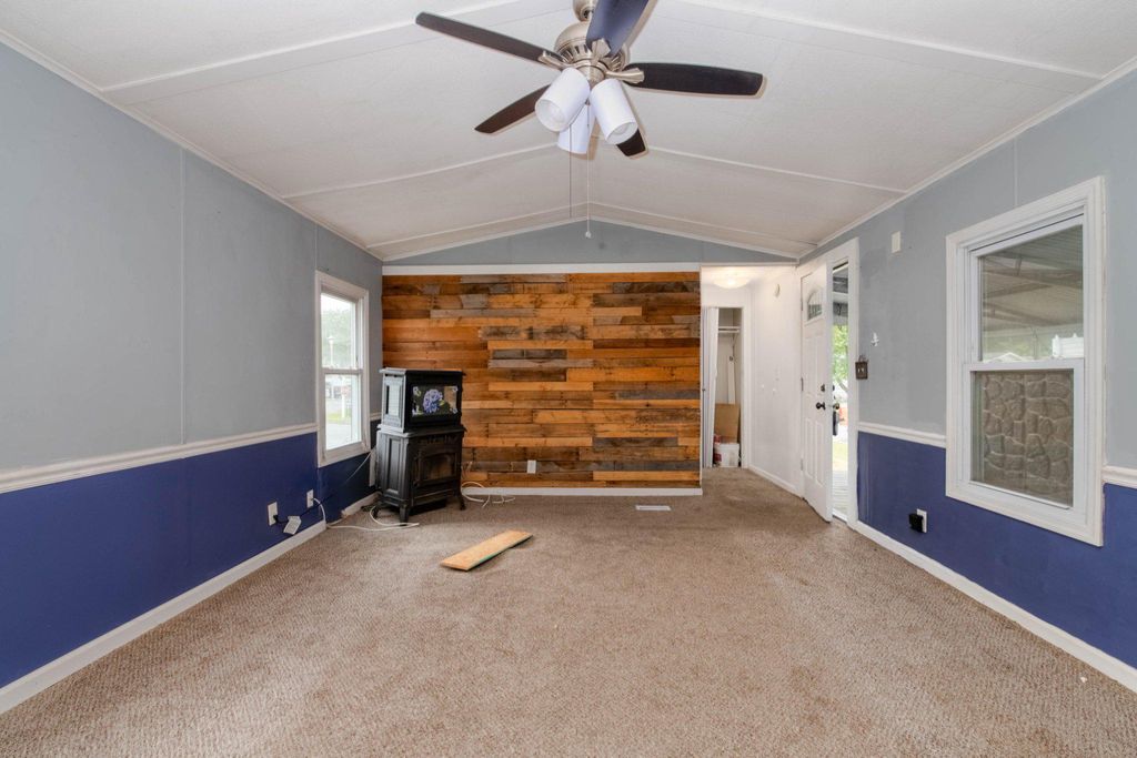 Image 7 of property listing at 152 COWHIDE CIR, Middle River, MD 21220