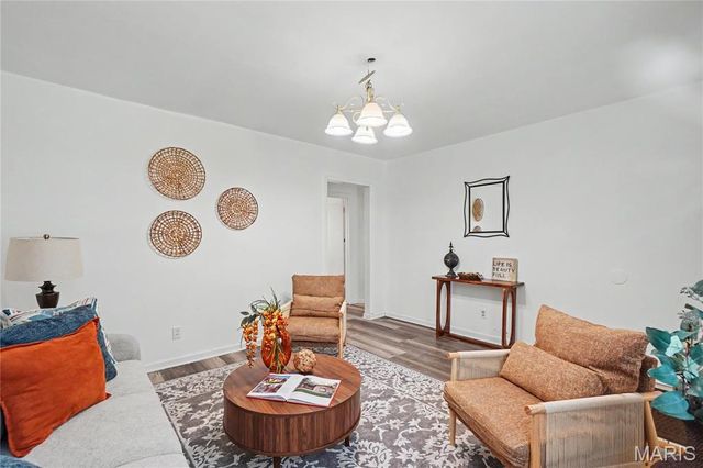 15 Saint James Court, Florissant, MO 63031
