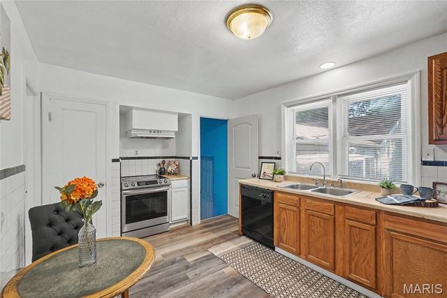 15 Saint James Court, Florissant, MO 63031