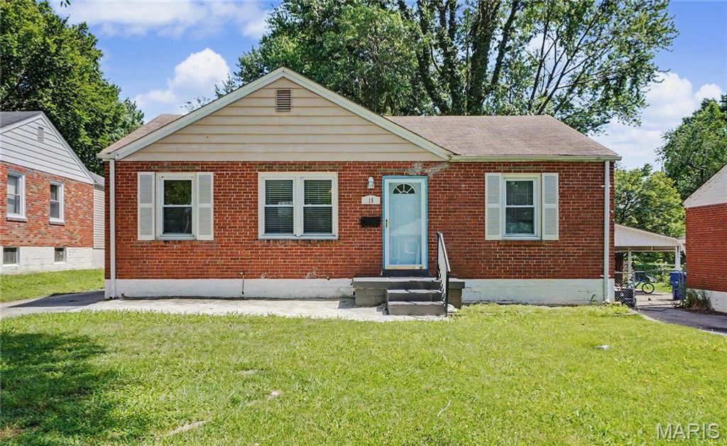 15 Saint James Court, Florissant, MO 63031