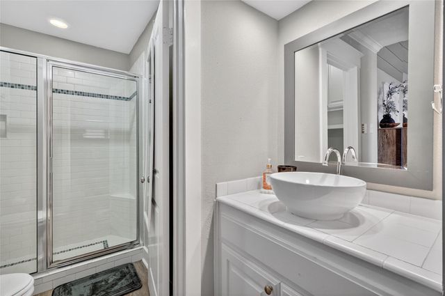 405 Short Circuit 5, Horseshoe Bay, TX 78657