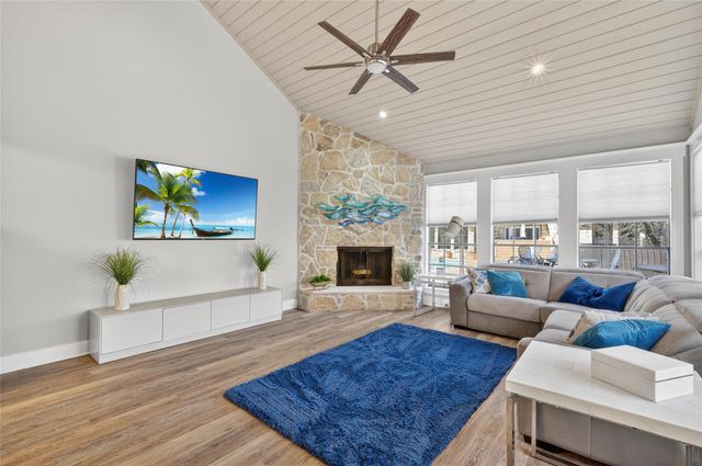 405 Short Circuit 5, Horseshoe Bay, TX 78657