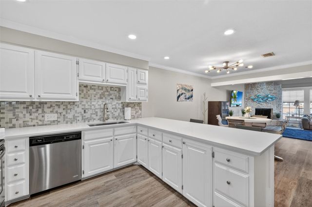 405 Short Circuit 5, Horseshoe Bay, TX 78657