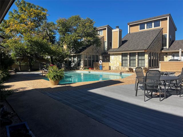 405 Short Circuit 5, Horseshoe Bay, TX 78657