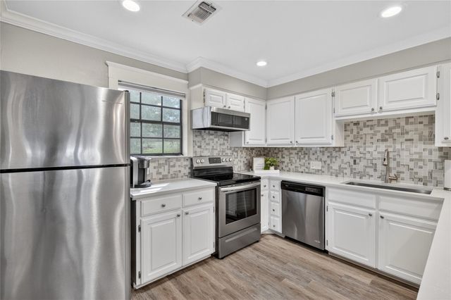 405 Short Circuit 5, Horseshoe Bay, TX 78657