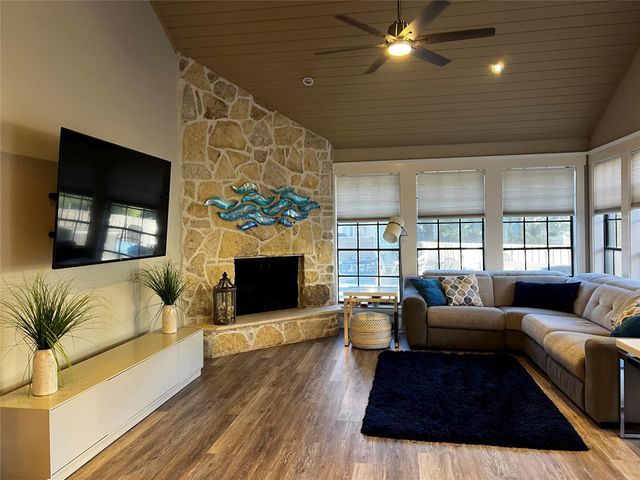 405 Short Circuit 5, Horseshoe Bay, TX 78657