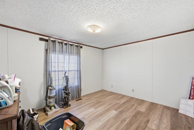 12026 N 39th St W, Sedgwick, KS 67135