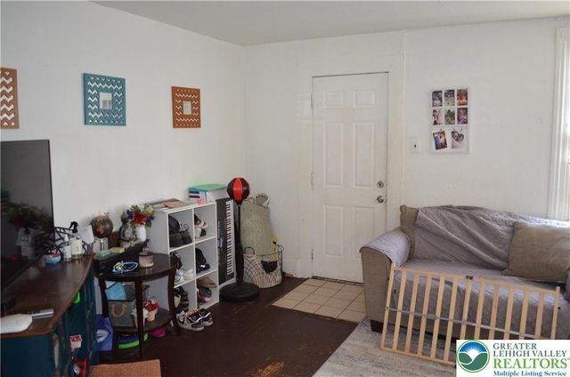 320 South 11th Street, Easton, PA 18042