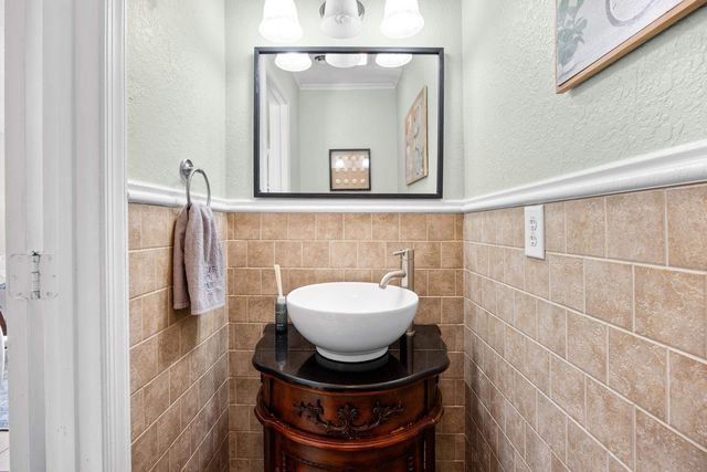 830 44th Ave N Apt R1, Myrtle Beach, SC 29577