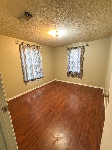 411 E Sloss Avenue, Defuniak Springs, FL 32433