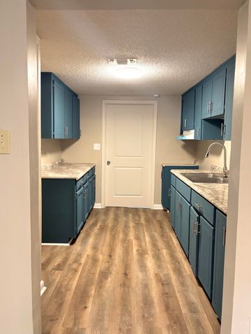 411 E Sloss Avenue, Defuniak Springs, FL 32433