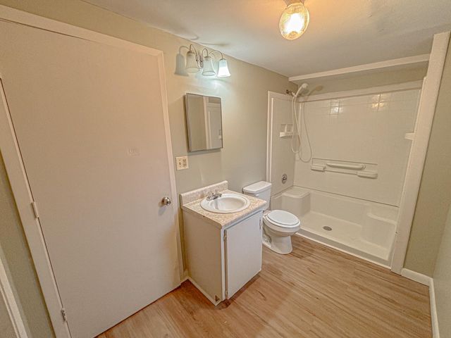 411 E Sloss Avenue, Defuniak Springs, FL 32433