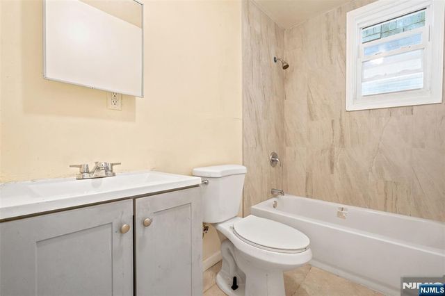 491 17th Street, Newark, NJ 07103