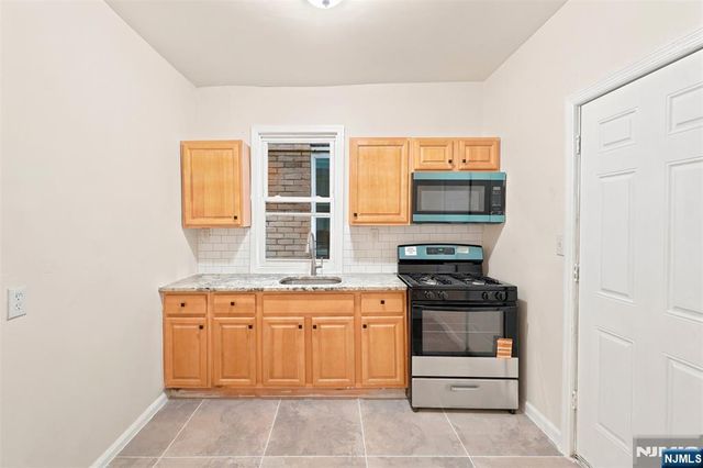 491 17th Street, Newark, NJ 07103