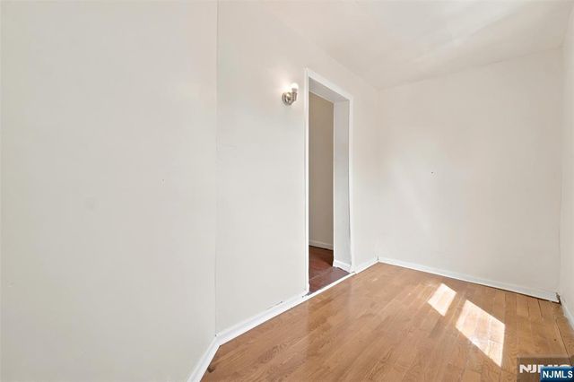 491 17th Street, Newark, NJ 07103