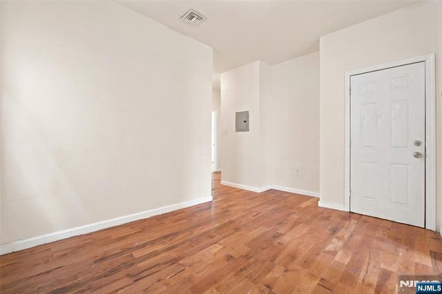 491 17th Street, Newark, NJ 07103