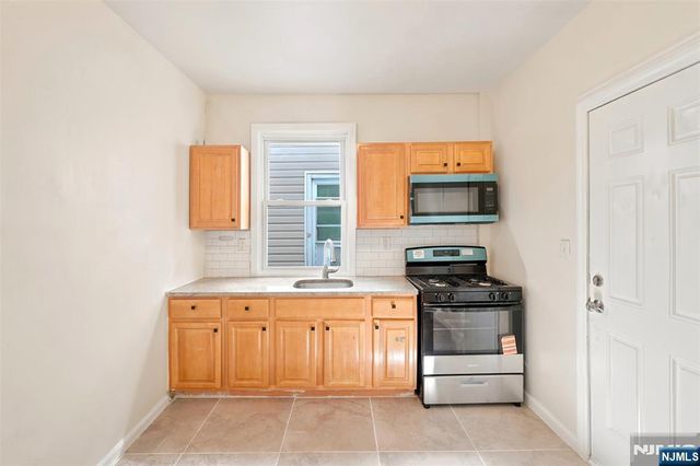 491 17th Street, Newark, NJ 07103