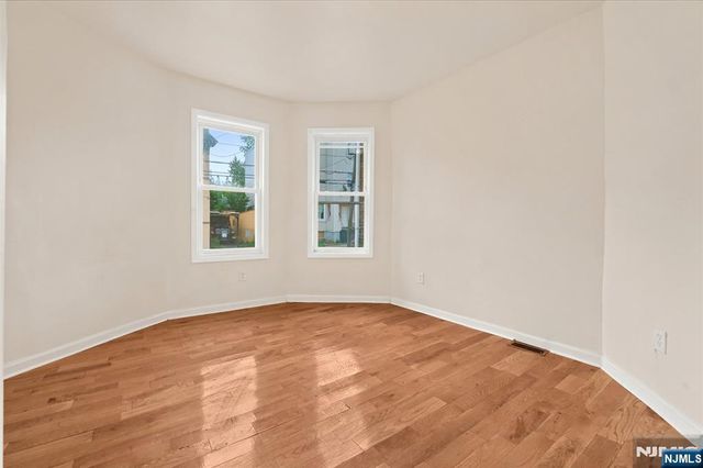 491 17th Street, Newark, NJ 07103
