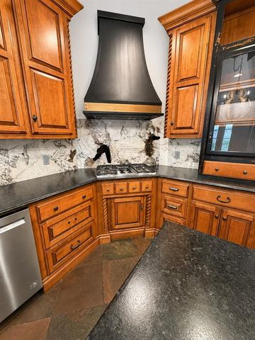919 Stone Creek Boulevard, Yukon, OK 73099