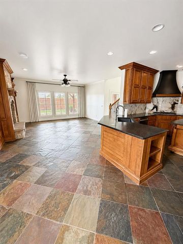 919 Stone Creek Boulevard, Yukon, OK 73099