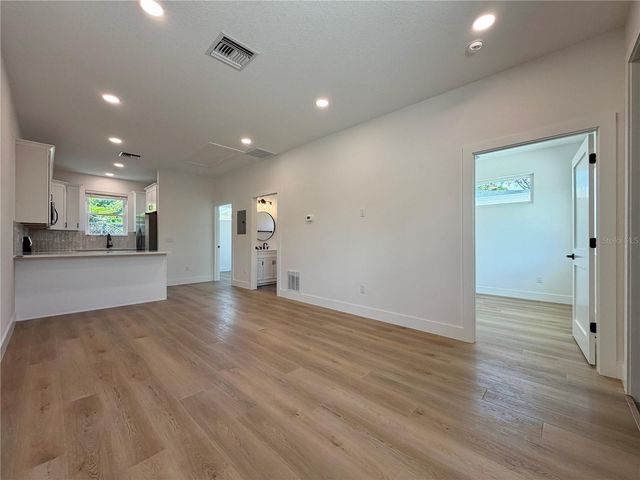 2848 30TH AVENUE N, St Petersburg, FL 33713