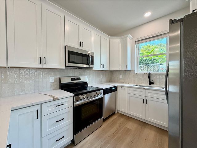 2848 30TH AVENUE N, St Petersburg, FL 33713