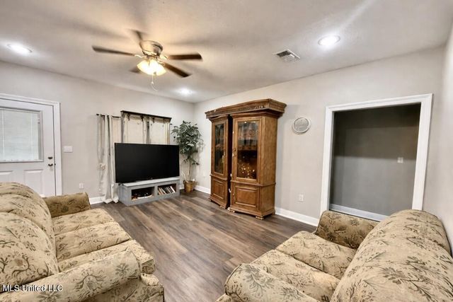 102 Smith Street, Petal, MS 39465