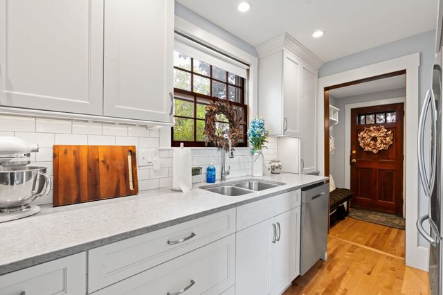 64 School Street, Concord, NH 03301