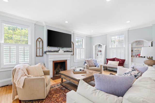 64 School Street, Concord, NH 03301