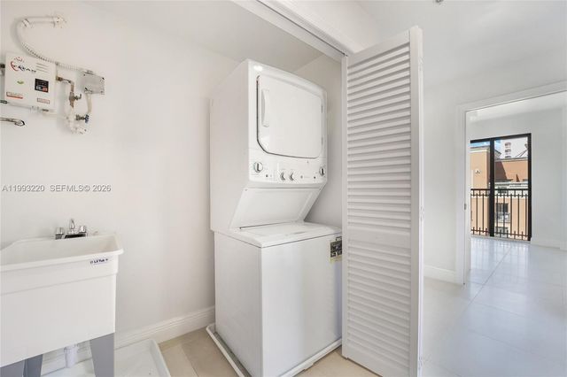 671 Biltmore Way PH, Coral Gables, FL 33134