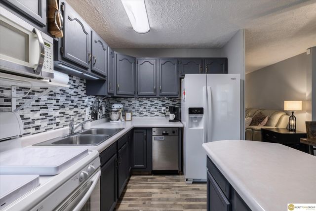 7709 S 42 Street, Bellevue, NE 68147