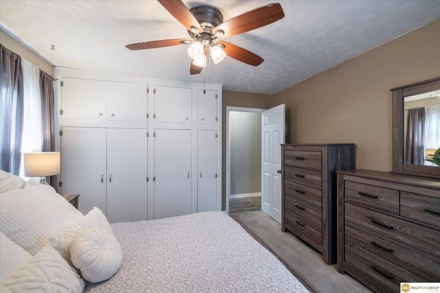 7709 S 42 Street, Bellevue, NE 68147