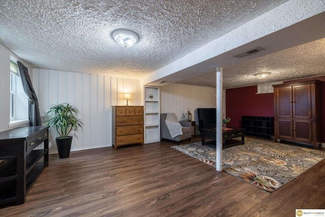 7709 S 42 Street, Bellevue, NE 68147