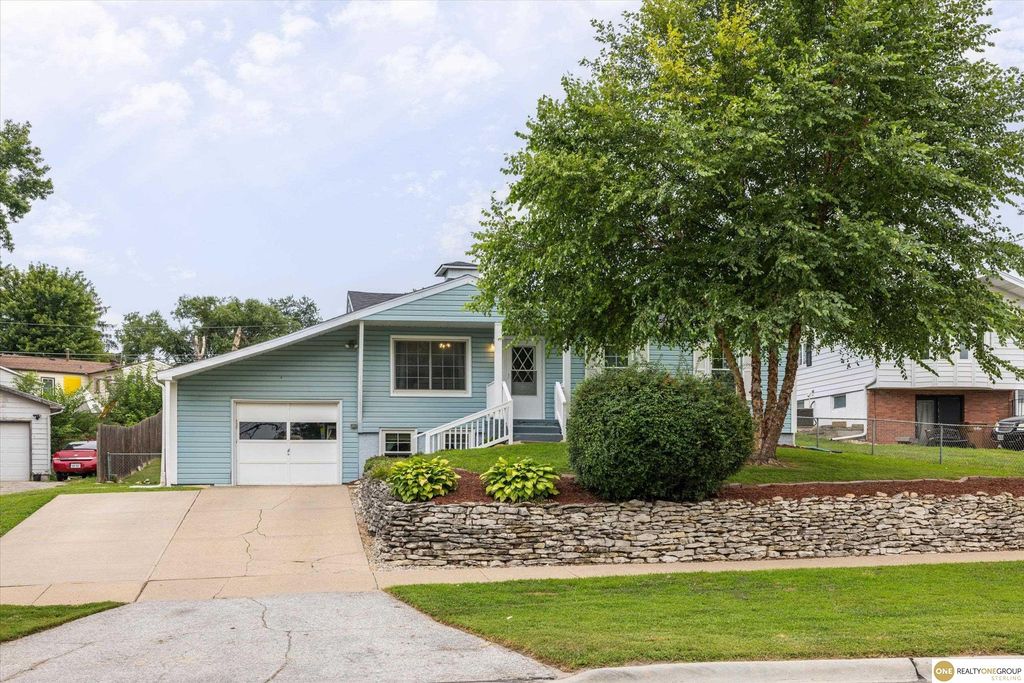 7709 S 42 Street, Bellevue, NE 68147