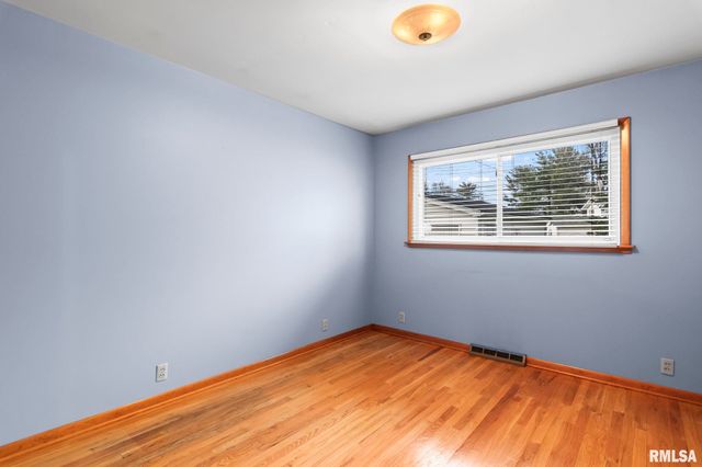 2229 FAIRWAY Drive, Springfield, IL 62704