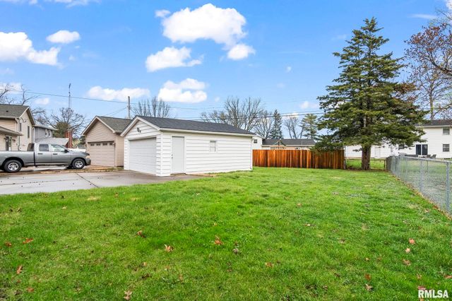 2229 FAIRWAY Drive, Springfield, IL 62704