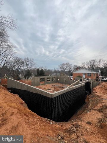 8011 LEWINSVILLE RD, Mclean, VA 22102