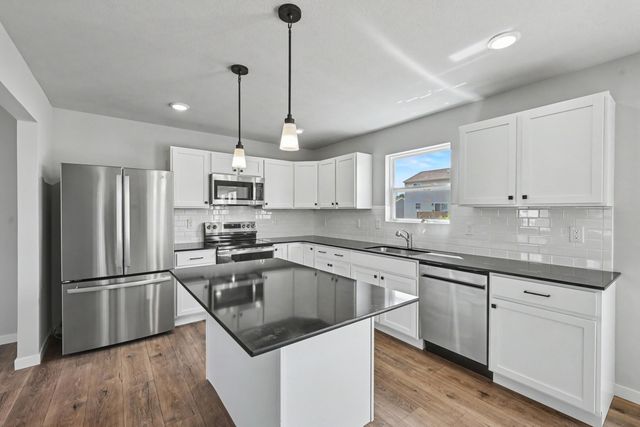 8807 Cowley Court, Richland, MI 49083