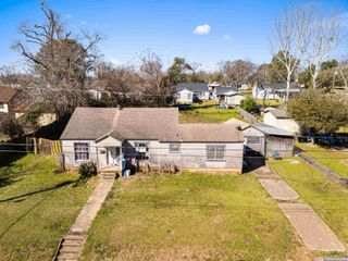 207 Morningside Ave, Henderson, TX 75652
