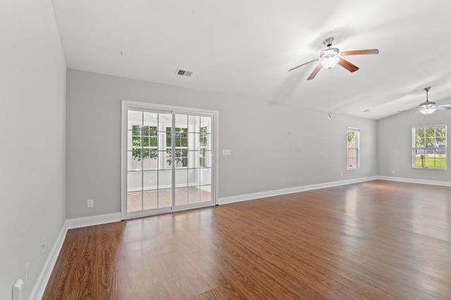 700 Alexis Dr., Longs, SC 29568