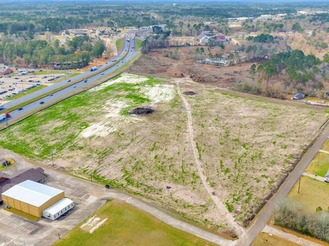 1702 S Medford Drive, Lufkin, TX 75901