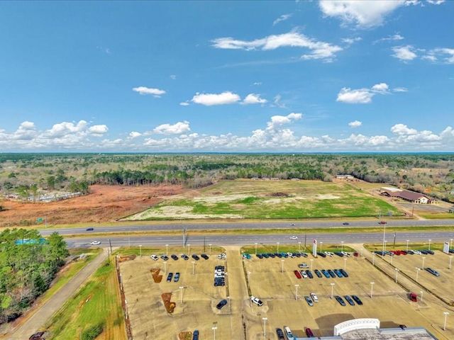 1702 S Medford Drive, Lufkin, TX 75901