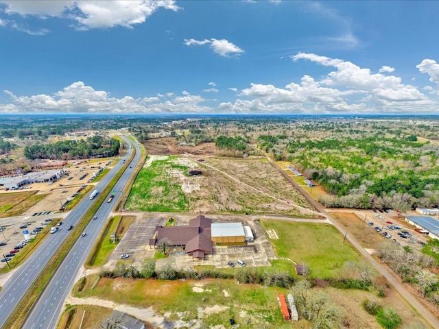 1702 S Medford Drive, Lufkin, TX 75901