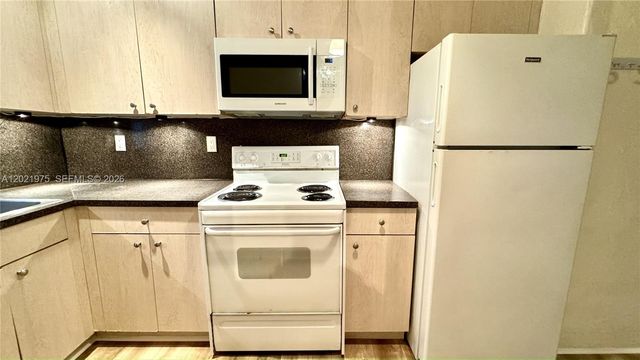 1335 Pennsylvania Ave 3, Miami Beach, FL 33139