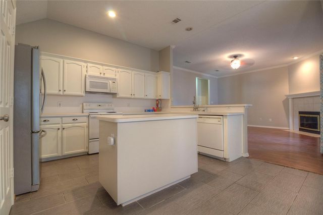 7409 Glen Drive, Watauga, TX 76148