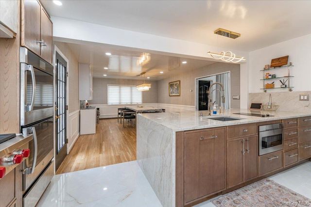 821 Napoleon Street, Woodmere, NY 11598