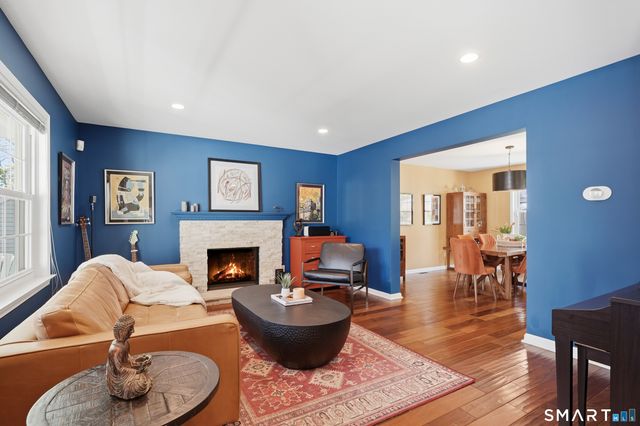 71 Elizabeth Avenue, Stamford, CT 06907