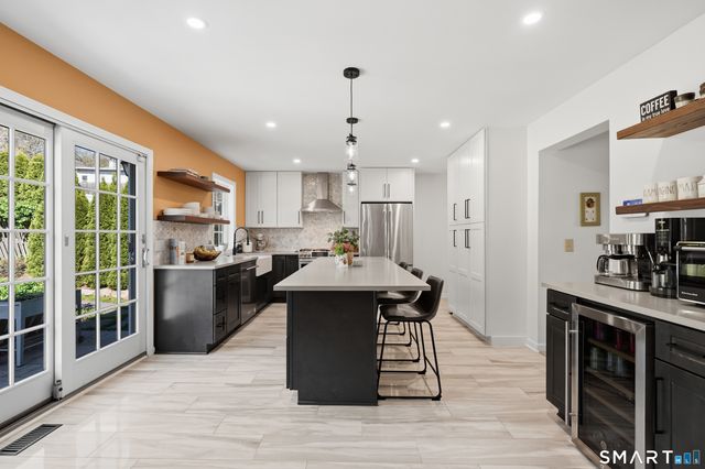 71 Elizabeth Avenue, Stamford, CT 06907