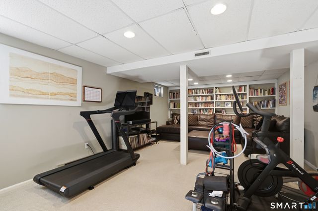 71 Elizabeth Avenue, Stamford, CT 06907