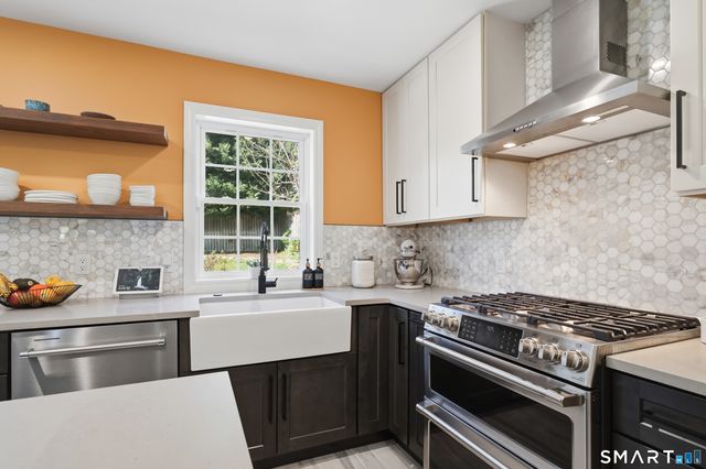 71 Elizabeth Avenue, Stamford, CT 06907